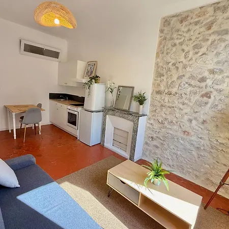 Appartamento Old 1 Bedroom 4 Persons Antibes