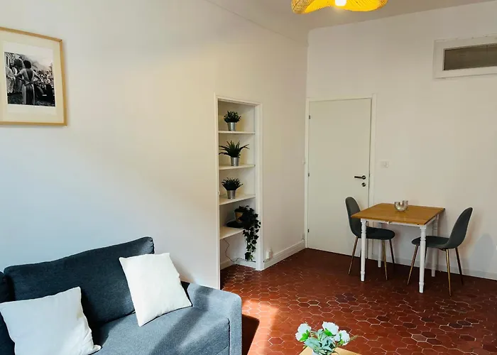 Old 1 Bedroom 2 Persons